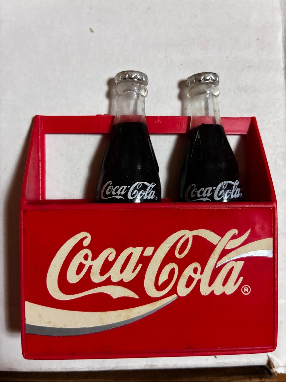 Vintage Coca Cola Magnet red miniature bottle crate with twin bottles